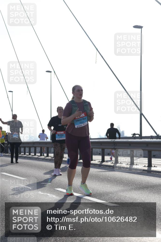 03.10.2026 - Köhlbrandbrückenlauf Tim E. http://msf.ph/oto/10626482 03.10.2026 09:43:48 Position 1 3691 meine-sportfotos.de