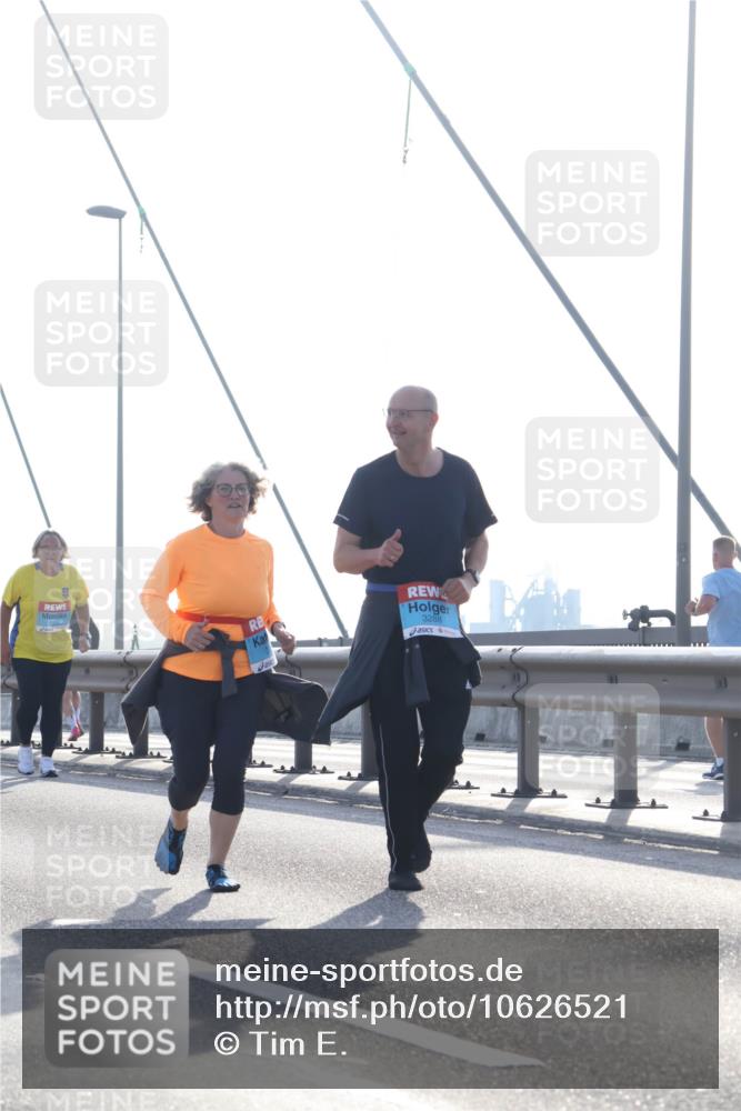 03.10.2026 - Köhlbrandbrückenlauf Tim E. http://msf.ph/oto/10626521 03.10.2026 09:43:53 Position 1 3288 meine-sportfotos.de