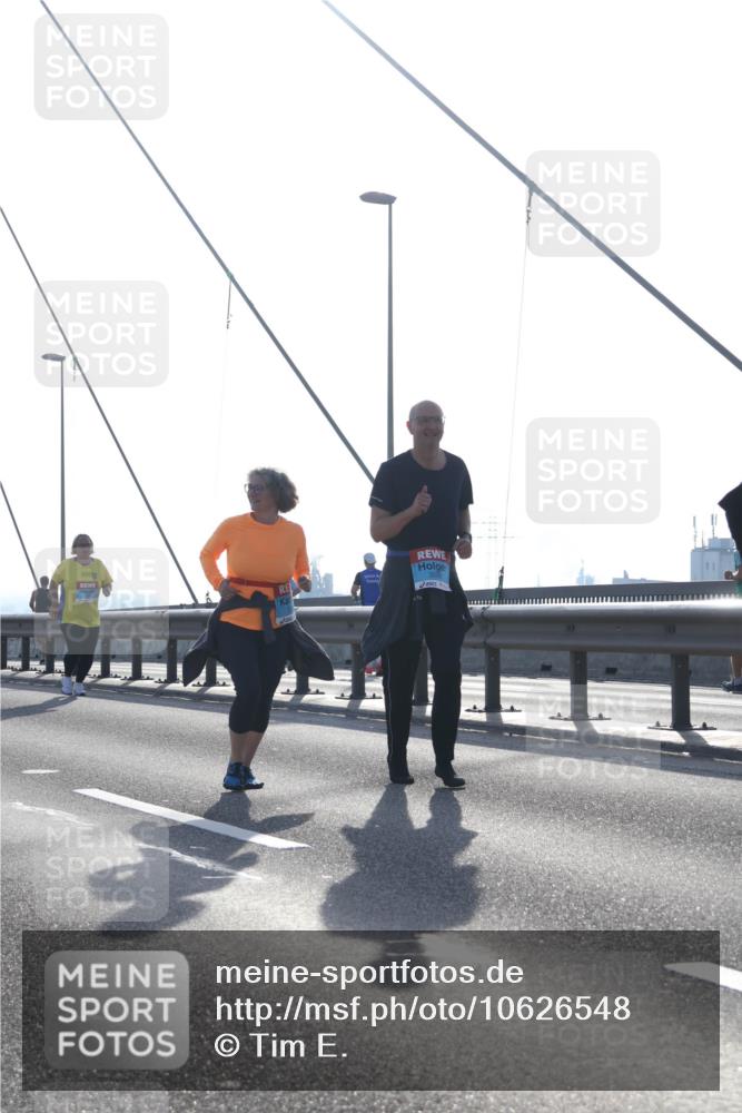 03.10.2026 - Köhlbrandbrückenlauf Tim E. http://msf.ph/oto/10626548 03.10.2026 09:43:54 Position 1  meine-sportfotos.de