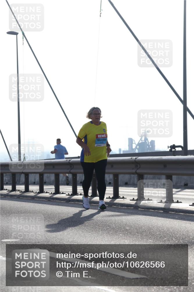 03.10.2026 - Köhlbrandbrückenlauf Tim E. http://msf.ph/oto/10626566 03.10.2026 09:43:56 Position 1 1194 meine-sportfotos.de