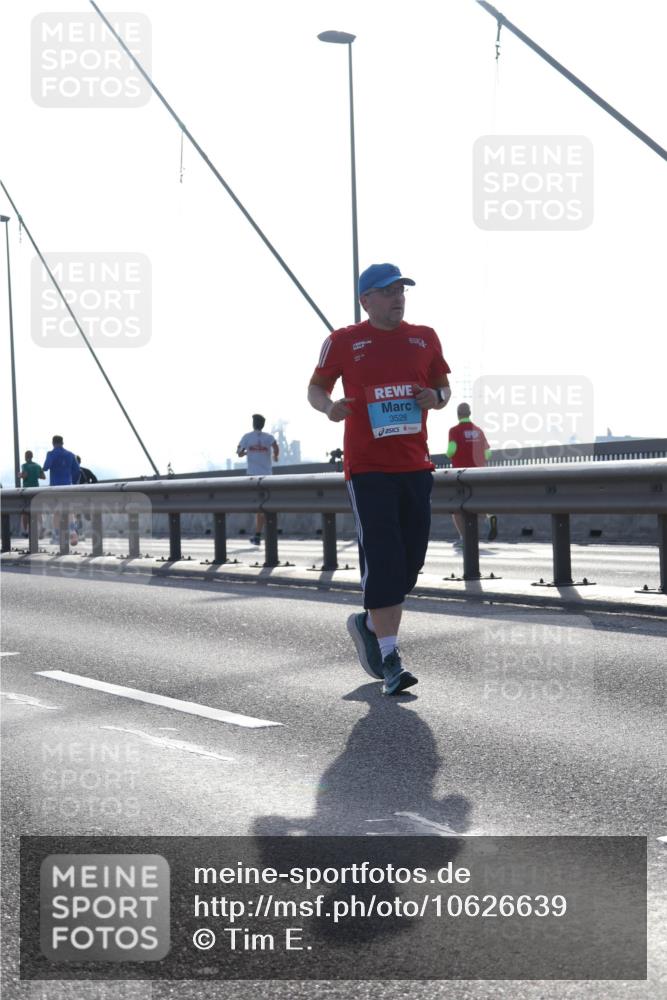03.10.2026 - Köhlbrandbrückenlauf Tim E. http://msf.ph/oto/10626639 03.10.2026 09:44:02 Position 1 3528 meine-sportfotos.de