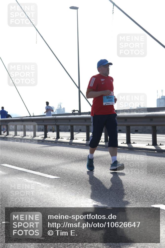 03.10.2026 - Köhlbrandbrückenlauf Tim E. http://msf.ph/oto/10626647 03.10.2026 09:44:03 Position 1 3528 meine-sportfotos.de
