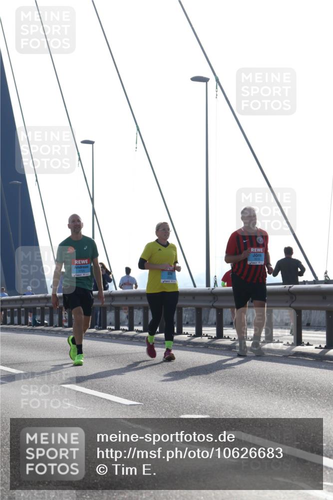 03.10.2026 - Köhlbrandbrückenlauf Tim E. http://msf.ph/oto/10626683 03.10.2026 09:44:09 Position 1 1725 meine-sportfotos.de