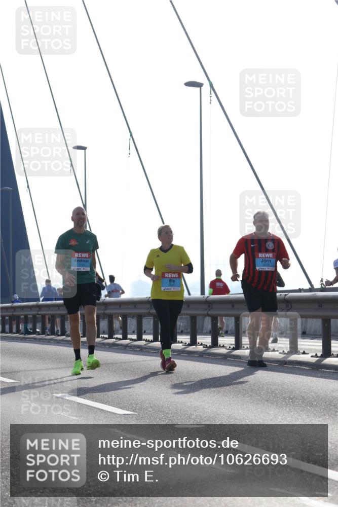 03.10.2026 - Köhlbrandbrückenlauf Tim E. http://msf.ph/oto/10626693 03.10.2026 09:44:09 Position 1 1725, 2001, 3516 meine-sportfotos.de