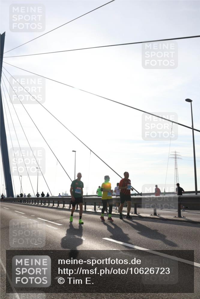 03.10.2026 - Köhlbrandbrückenlauf Tim E. http://msf.ph/oto/10626723 03.10.2026 09:44:16 Position 1  meine-sportfotos.de