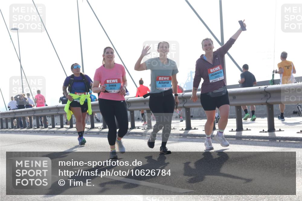 03.10.2026 - Köhlbrandbrückenlauf Tim E. http://msf.ph/oto/10626784 03.10.2026 09:44:33 Position 1 3610, 3626, 3665, 10 meine-sportfotos.de