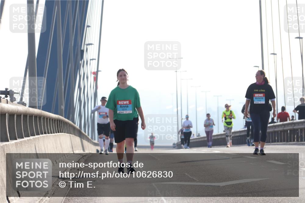 03.10.2026 - Köhlbrandbrückenlauf Tim E. http://msf.ph/oto/10626830 03.10.2026 09:44:38 Position 1 1214 meine-sportfotos.de