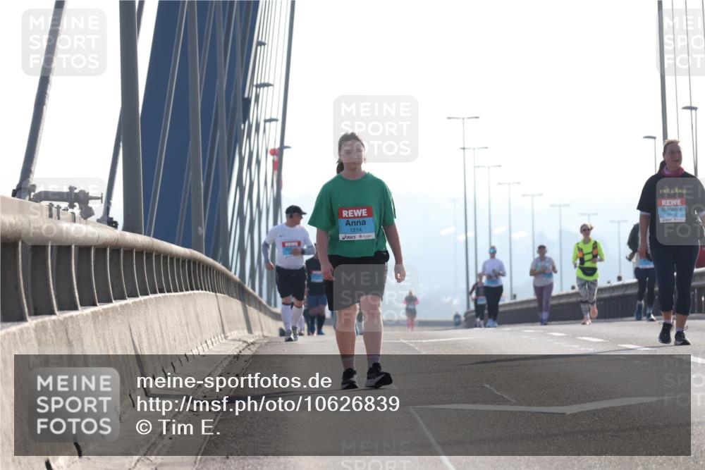 03.10.2026 - Köhlbrandbrückenlauf Tim E. http://msf.ph/oto/10626839 03.10.2026 09:44:39 Position 1 1214 meine-sportfotos.de