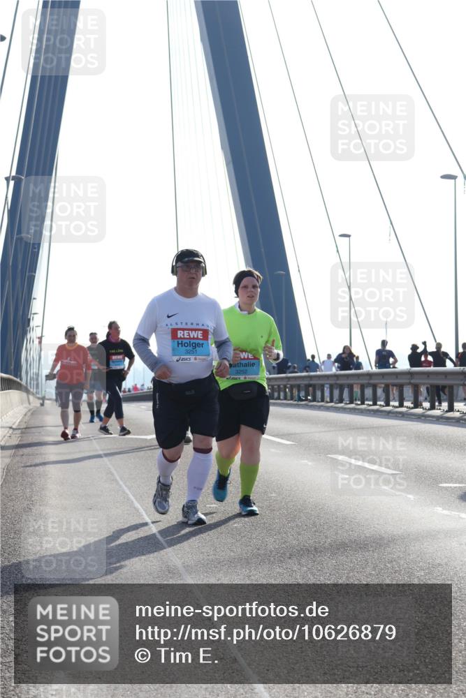 03.10.2026 - Köhlbrandbrückenlauf Tim E. http://msf.ph/oto/10626879 03.10.2026 09:45:06 Position 1 3251, 3252 meine-sportfotos.de
