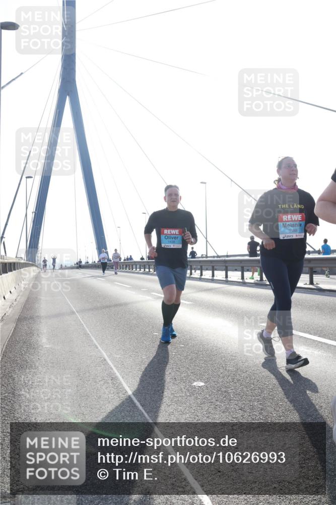 03.10.2026 - Köhlbrandbrückenlauf Tim E. http://msf.ph/oto/10626993 03.10.2026 09:45:17 Position 1 1438, 3588 meine-sportfotos.de