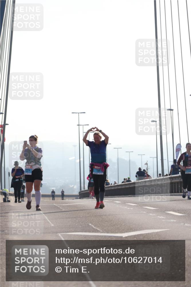 03.10.2026 - Köhlbrandbrückenlauf Tim E. http://msf.ph/oto/10627014 03.10.2026 09:45:21 Position 1  meine-sportfotos.de