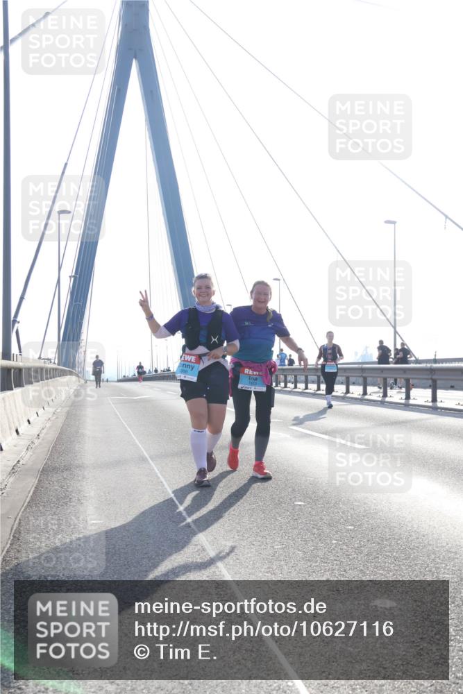 03.10.2026 - Köhlbrandbrückenlauf Tim E. http://msf.ph/oto/10627116 03.10.2026 09:45:40 Position 1  meine-sportfotos.de