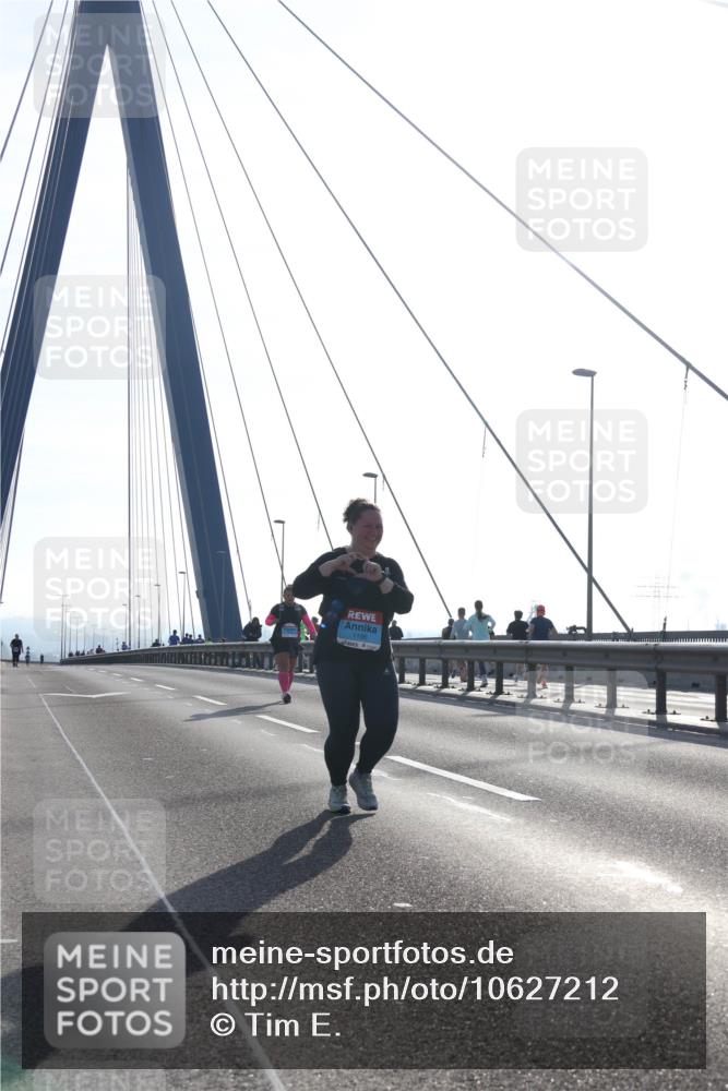 03.10.2026 - Köhlbrandbrückenlauf Tim E. http://msf.ph/oto/10627212 03.10.2026 09:46:04 Position 1  meine-sportfotos.de