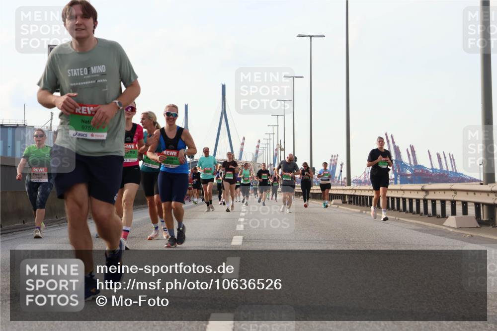 03.10.2026 - Köhlbrandbrückenlauf Mo-Foto http://msf.ph/oto/10636526 03.10.2026 16:08:18 Position 3 9757 meine-sportfotos.de
