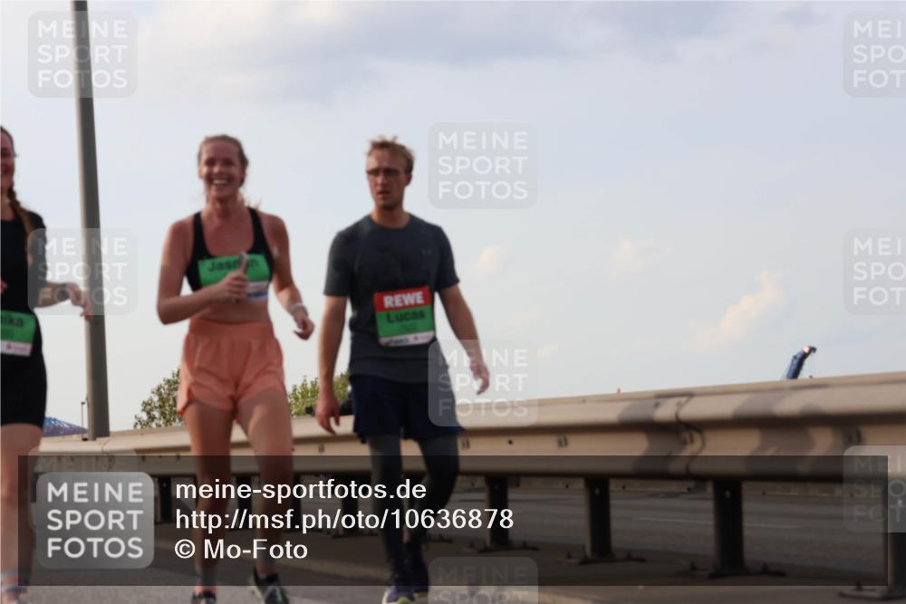 03.10.2026 - Köhlbrandbrückenlauf Mo-Foto http://msf.ph/oto/10636878 03.10.2026 16:09:07 Position 3  meine-sportfotos.de