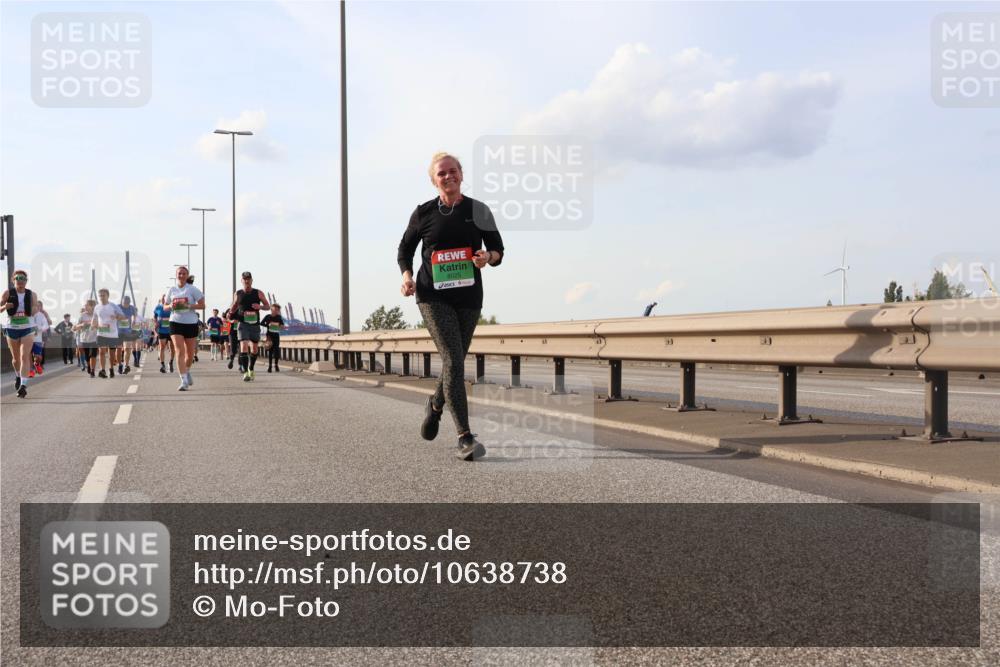 03.10.2026 - Köhlbrandbrückenlauf Mo-Foto http://msf.ph/oto/10638738 03.10.2026 16:13:36 Position 3 8025 meine-sportfotos.de
