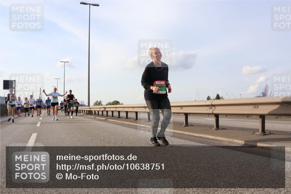 03.10.2026 - Köhlbrandbrückenlauf Mo-Foto http://msf.ph/oto/10638751 03.10.2026 16:13:37 Position 3 25 meine-sportfotos.de