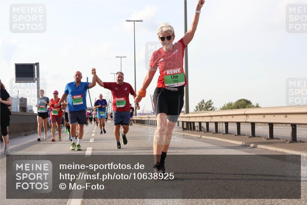 03.10.2026 - Köhlbrandbrückenlauf Mo-Foto http://msf.ph/oto/10638925 03.10.2026 16:14:04 Position 3 7866 meine-sportfotos.de