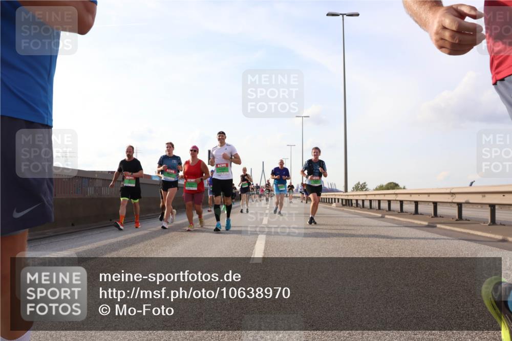 03.10.2026 - Köhlbrandbrückenlauf Mo-Foto http://msf.ph/oto/10638970 03.10.2026 16:14:09 Position 3  meine-sportfotos.de