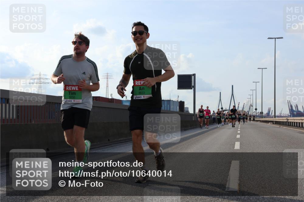 03.10.2026 - Köhlbrandbrückenlauf Mo-Foto http://msf.ph/oto/10640014 03.10.2026 16:17:02 Position 3 9250, 8833 meine-sportfotos.de