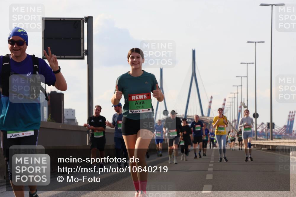 03.10.2026 - Köhlbrandbrückenlauf Mo-Foto http://msf.ph/oto/10640219 03.10.2026 16:17:49 Position 3 8916 meine-sportfotos.de