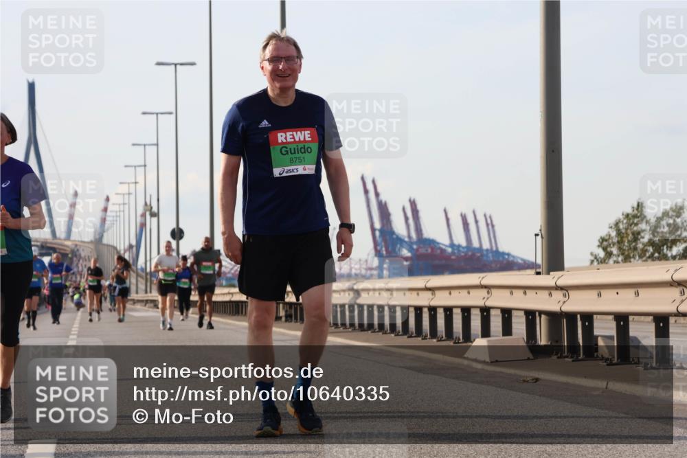 03.10.2026 - Köhlbrandbrückenlauf Mo-Foto http://msf.ph/oto/10640335 03.10.2026 16:18:09 Position 3 8751 meine-sportfotos.de