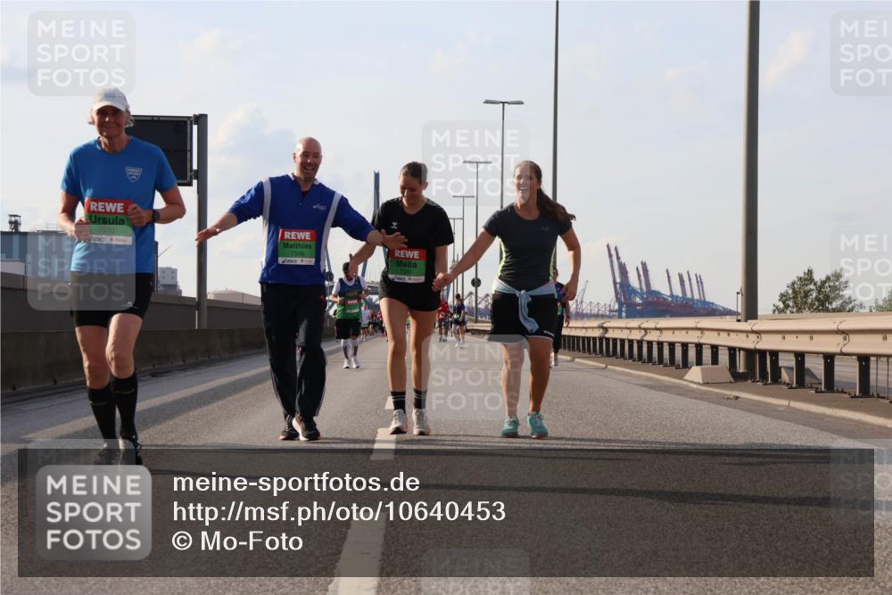 03.10.2026 - Köhlbrandbrückenlauf Mo-Foto http://msf.ph/oto/10640453 03.10.2026 16:18:33 Position 3 7633, 7348 meine-sportfotos.de