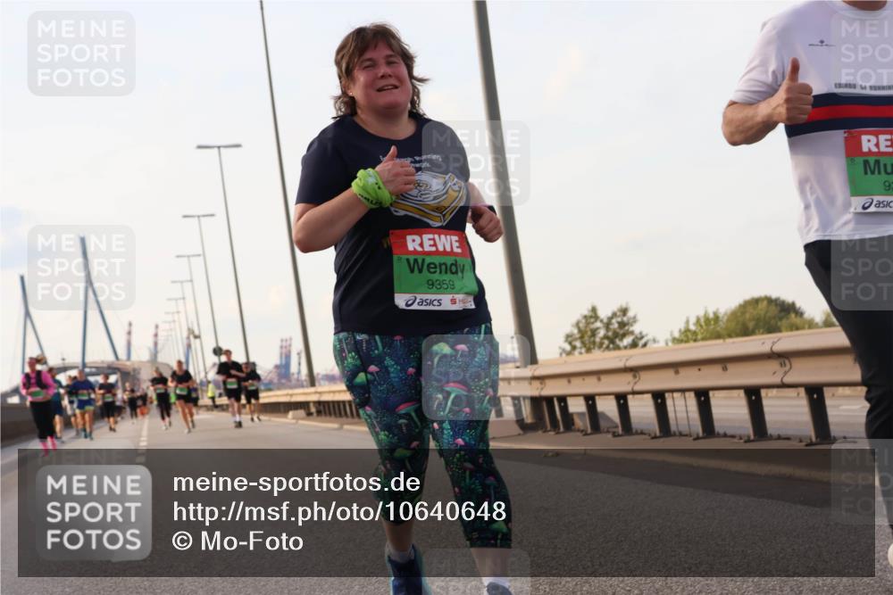 03.10.2026 - Köhlbrandbrückenlauf Mo-Foto http://msf.ph/oto/10640648 03.10.2026 16:19:07 Position 3 9359, 93 meine-sportfotos.de