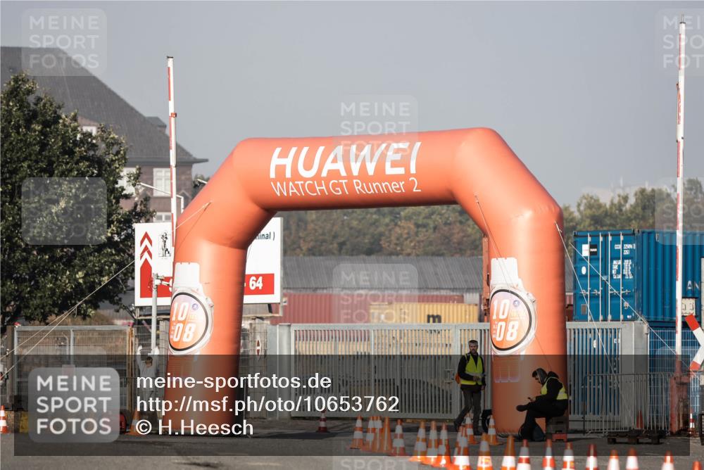 03.10.2026 - Köhlbrandbrückenlauf H.Heesch http://msf.ph/oto/10653762 03.10.2026 09:36:35 Ziel  meine-sportfotos.de