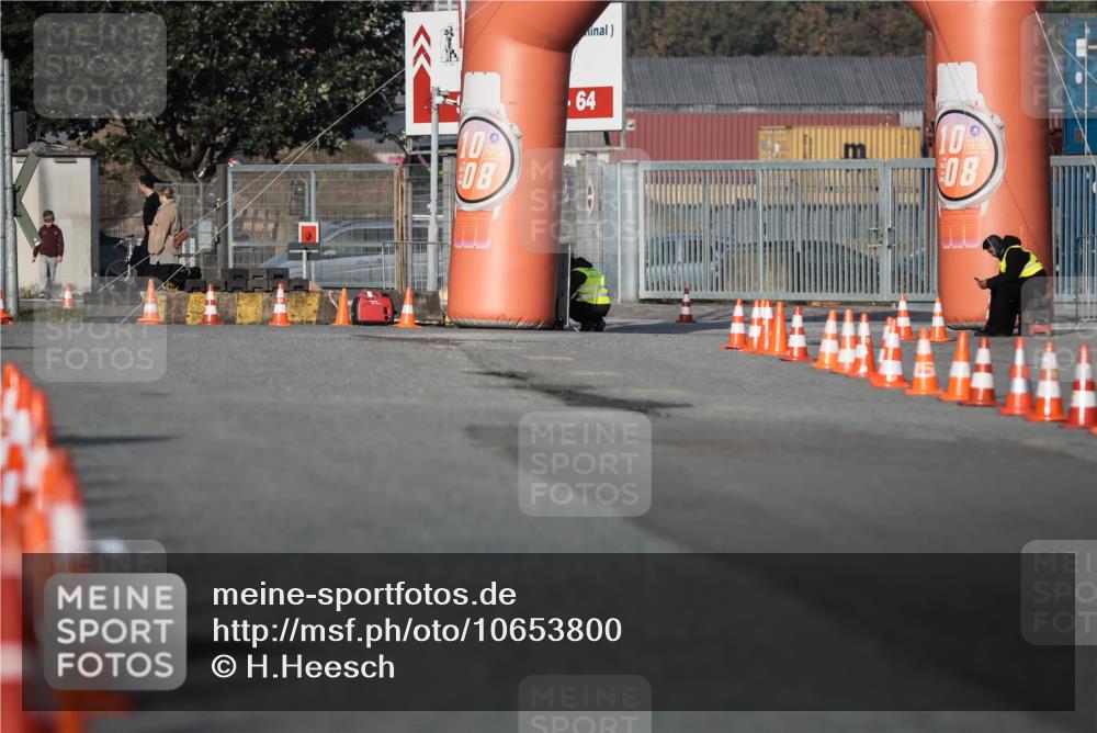 03.10.2026 - Köhlbrandbrückenlauf H.Heesch http://msf.ph/oto/10653800 03.10.2026 09:38:14 Ziel  meine-sportfotos.de