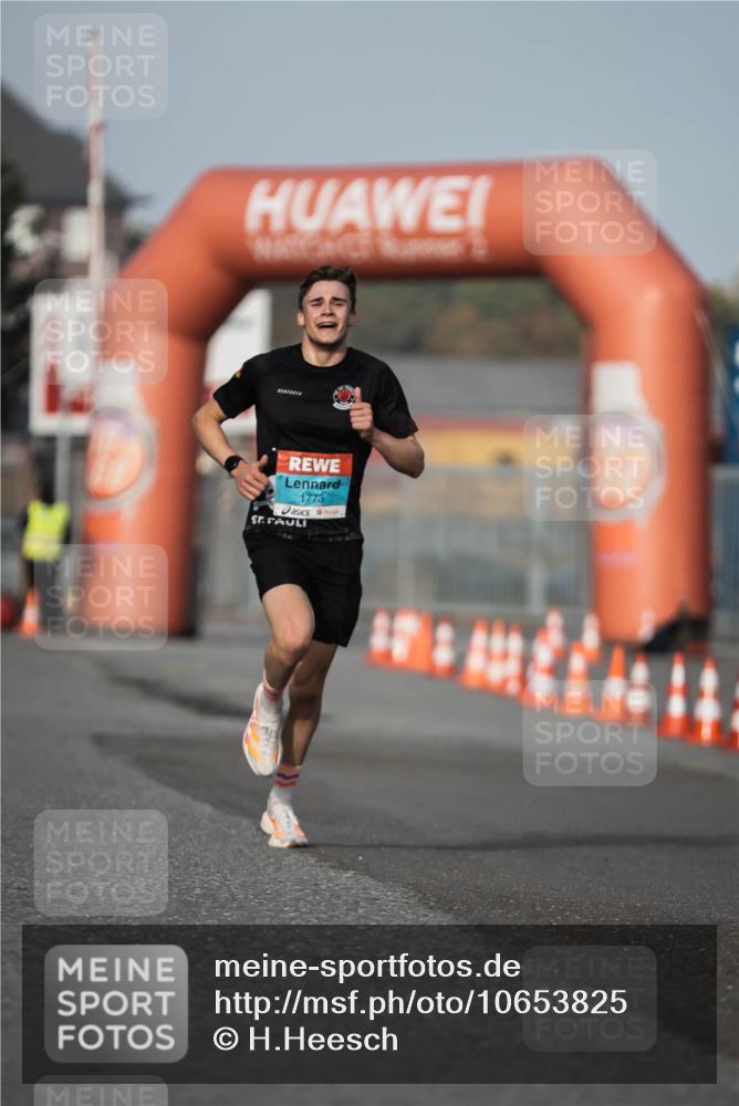03.10.2026 - Köhlbrandbrückenlauf H.Heesch http://msf.ph/oto/10653825 03.10.2026 09:43:02 Ziel 1773 meine-sportfotos.de