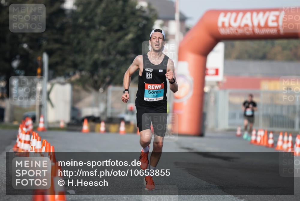 03.10.2026 - Köhlbrandbrückenlauf H.Heesch http://msf.ph/oto/10653855 03.10.2026 09:43:49 Ziel 1508 meine-sportfotos.de