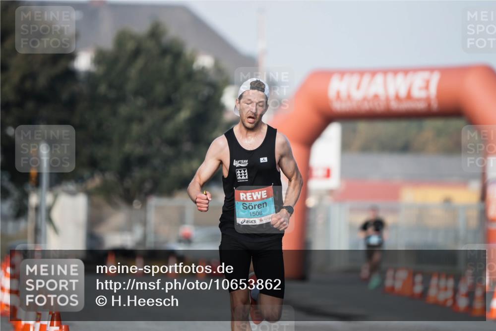 03.10.2026 - Köhlbrandbrückenlauf H.Heesch http://msf.ph/oto/10653862 03.10.2026 09:43:50 Ziel 1508 meine-sportfotos.de