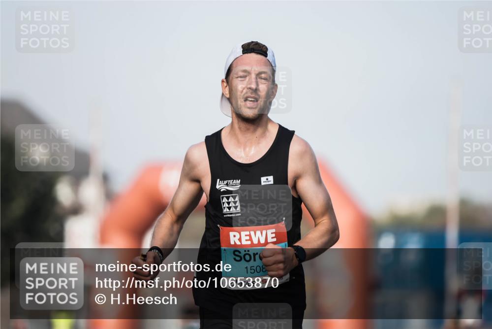 03.10.2026 - Köhlbrandbrückenlauf H.Heesch http://msf.ph/oto/10653870 03.10.2026 09:43:52 Ziel 1508 meine-sportfotos.de