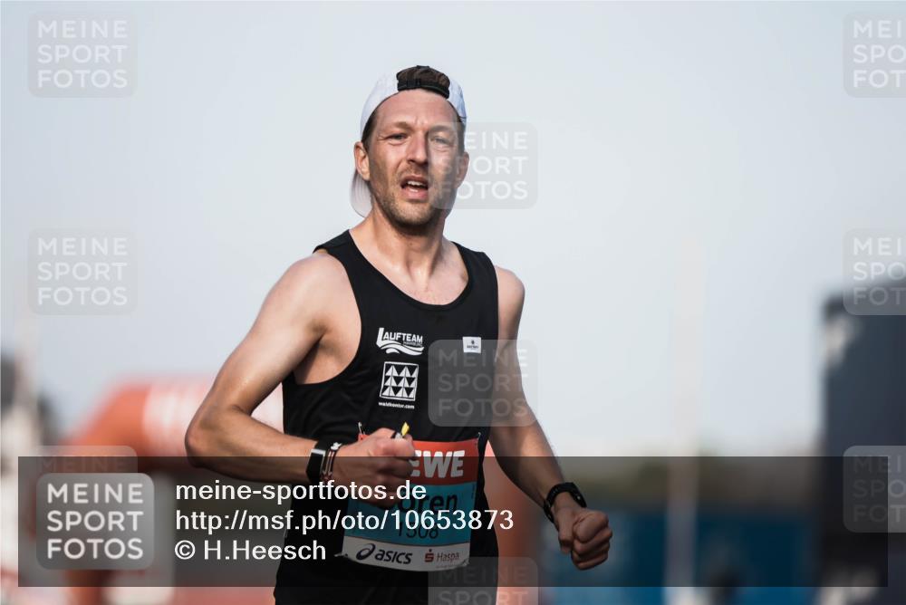 03.10.2026 - Köhlbrandbrückenlauf H.Heesch http://msf.ph/oto/10653873 03.10.2026 09:43:52 Ziel 1508 meine-sportfotos.de
