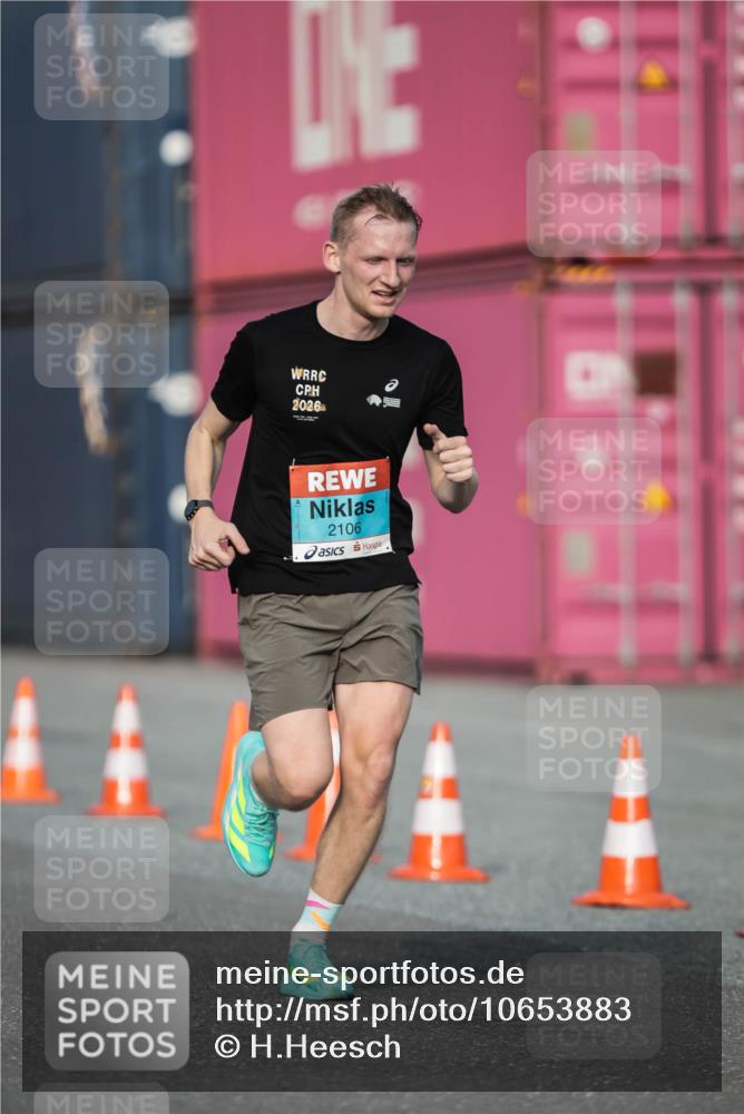 03.10.2026 - Köhlbrandbrückenlauf H.Heesch http://msf.ph/oto/10653883 03.10.2026 09:44:06 Ziel 2106 meine-sportfotos.de