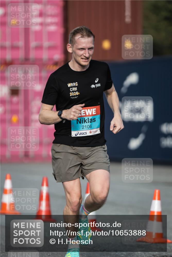 03.10.2026 - Köhlbrandbrückenlauf H.Heesch http://msf.ph/oto/10653888 03.10.2026 09:44:07 Ziel 2106 meine-sportfotos.de