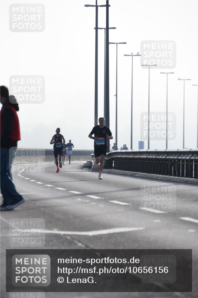 03.10.2026 - Köhlbrandbrückenlauf LenaG. http://msf.ph/oto/10656156 03.10.2026 09:15:51 Position 1  meine-sportfotos.de