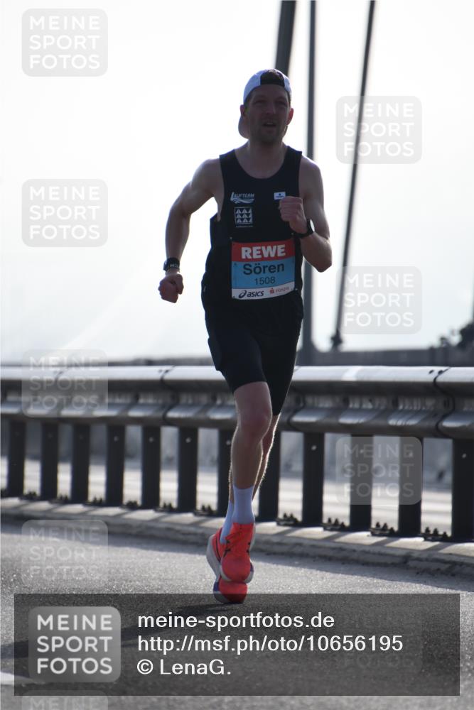 03.10.2026 - Köhlbrandbrückenlauf LenaG. http://msf.ph/oto/10656195 03.10.2026 09:16:10 Position 1 1508 meine-sportfotos.de
