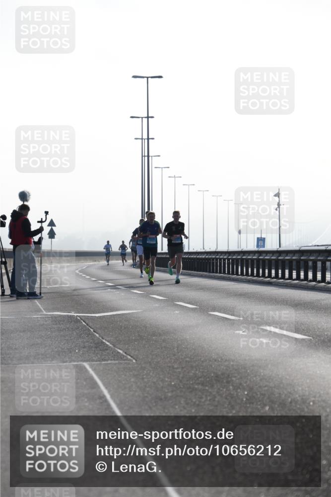 03.10.2026 - Köhlbrandbrückenlauf LenaG. http://msf.ph/oto/10656212 03.10.2026 09:16:28 Position 1  meine-sportfotos.de
