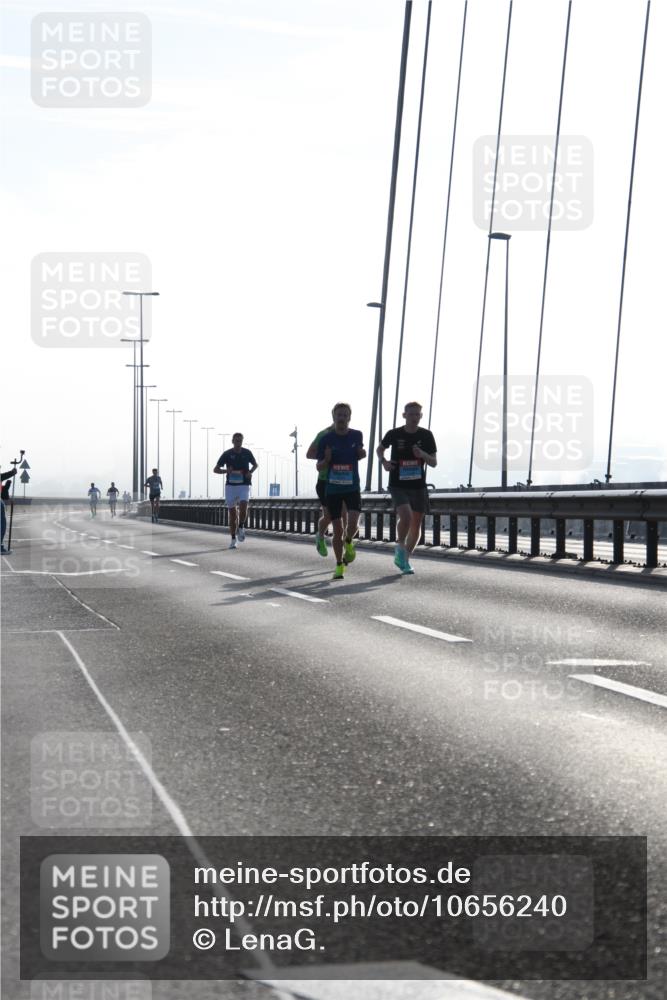 03.10.2026 - Köhlbrandbrückenlauf LenaG. http://msf.ph/oto/10656240 03.10.2026 09:16:35 Position 1  meine-sportfotos.de