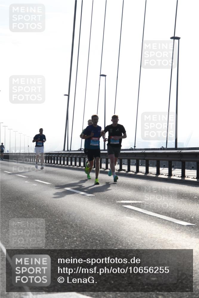 03.10.2026 - Köhlbrandbrückenlauf LenaG. http://msf.ph/oto/10656255 03.10.2026 09:16:36 Position 1  meine-sportfotos.de