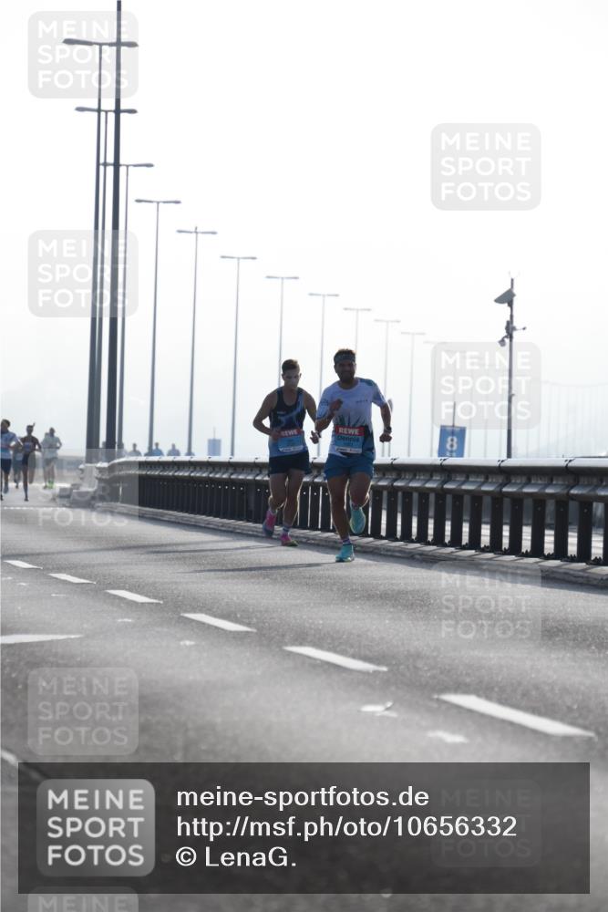 03.10.2026 - Köhlbrandbrückenlauf LenaG. http://msf.ph/oto/10656332 03.10.2026 09:16:53 Position 1  meine-sportfotos.de