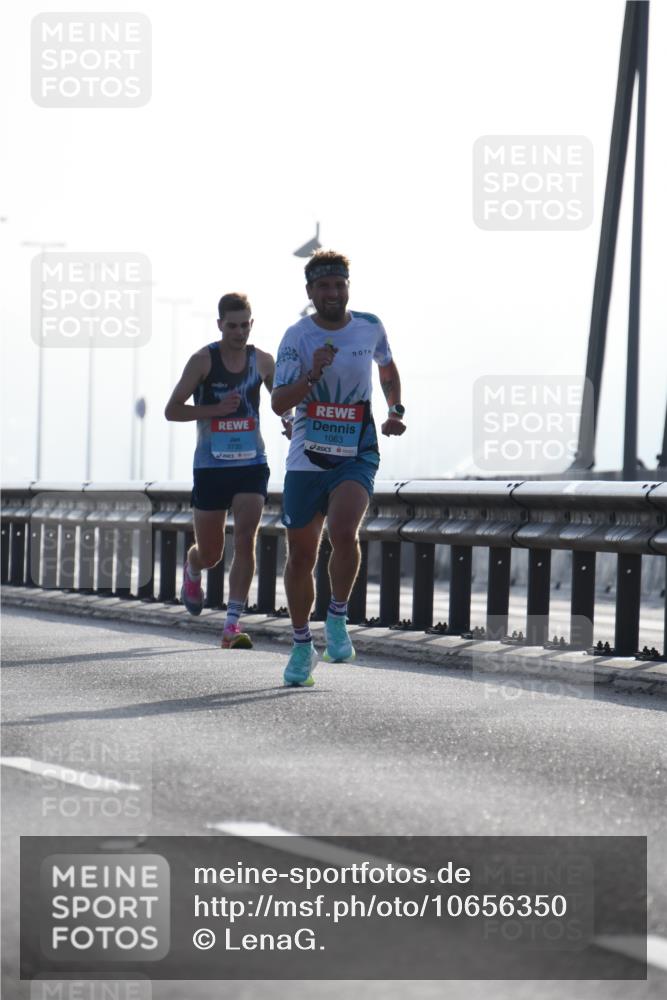 03.10.2026 - Köhlbrandbrückenlauf LenaG. http://msf.ph/oto/10656350 03.10.2026 09:16:57 Position 1 3735, 1063 meine-sportfotos.de