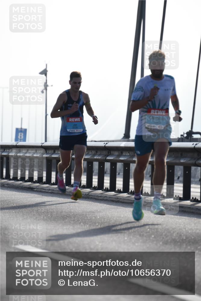 03.10.2026 - Köhlbrandbrückenlauf LenaG. http://msf.ph/oto/10656370 03.10.2026 09:16:59 Position 1 3735, 1063 meine-sportfotos.de