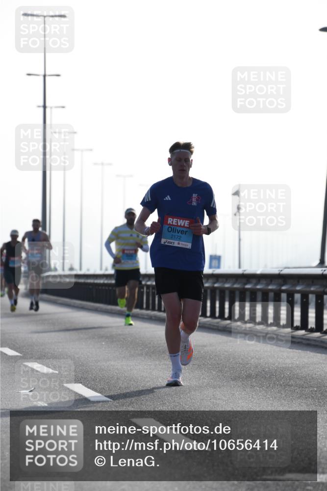 03.10.2026 - Köhlbrandbrückenlauf LenaG. http://msf.ph/oto/10656414 03.10.2026 09:17:33 Position 1 2172 meine-sportfotos.de