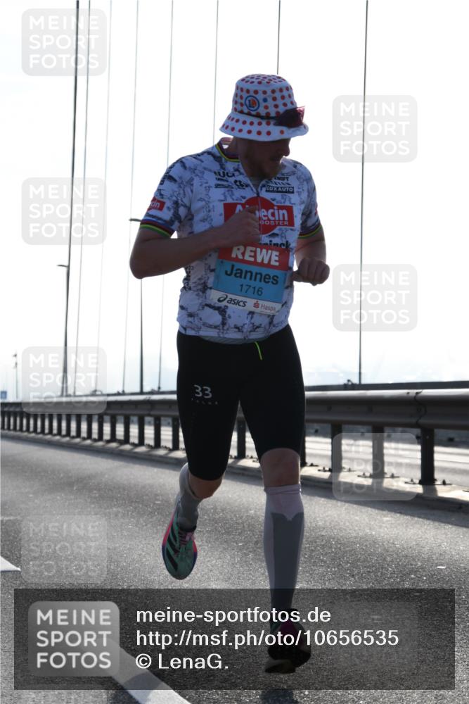03.10.2026 - Köhlbrandbrückenlauf LenaG. http://msf.ph/oto/10656535 03.10.2026 09:18:15 Position 1 134, 1716, 33 meine-sportfotos.de