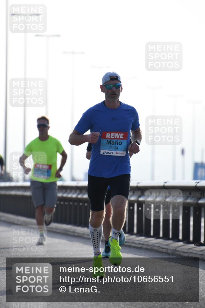 03.10.2026 - Köhlbrandbrückenlauf LenaG. http://msf.ph/oto/10656551 03.10.2026 09:18:24 Position 1 2134 meine-sportfotos.de