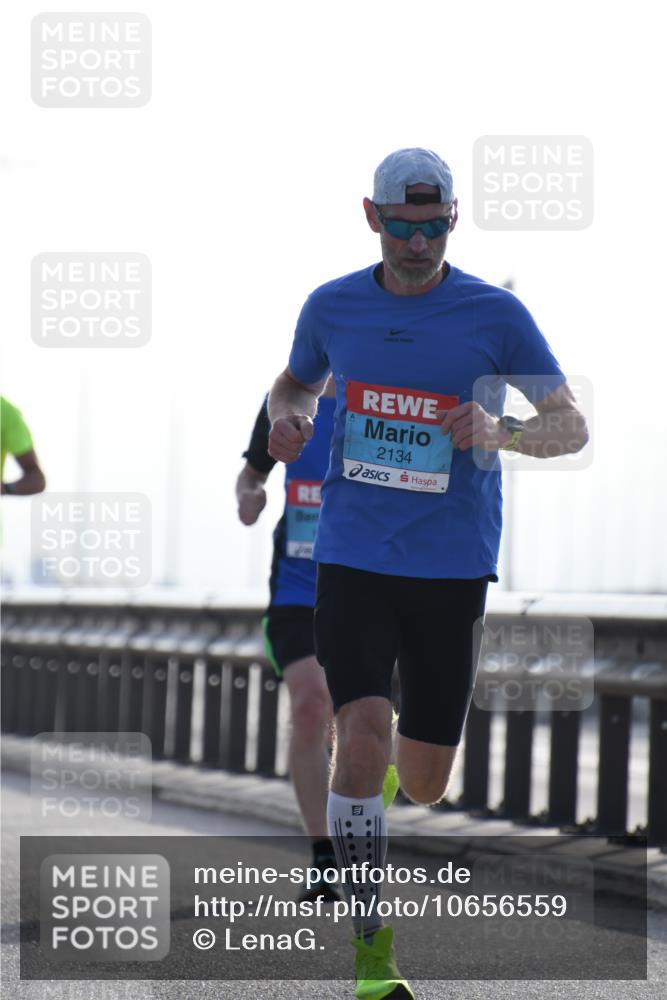 03.10.2026 - Köhlbrandbrückenlauf LenaG. http://msf.ph/oto/10656559 03.10.2026 09:18:26 Position 1 2134 meine-sportfotos.de