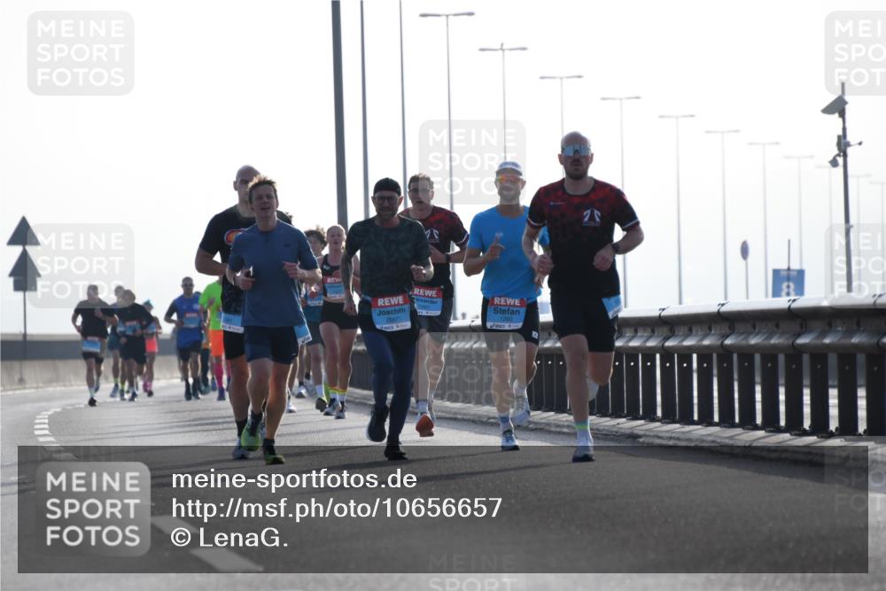 03.10.2026 - Köhlbrandbrückenlauf LenaG. http://msf.ph/oto/10656657 03.10.2026 09:19:02 Position 1 2067, 1260 meine-sportfotos.de